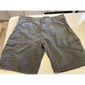 Mens wrangler shorts, size 38